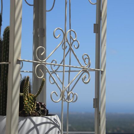 Il Principe Viendalmare Bed and Breakfast Ostuni Buitenkant foto